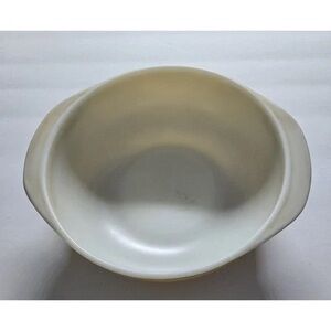 Pyrex Cream Ceramic Bowl